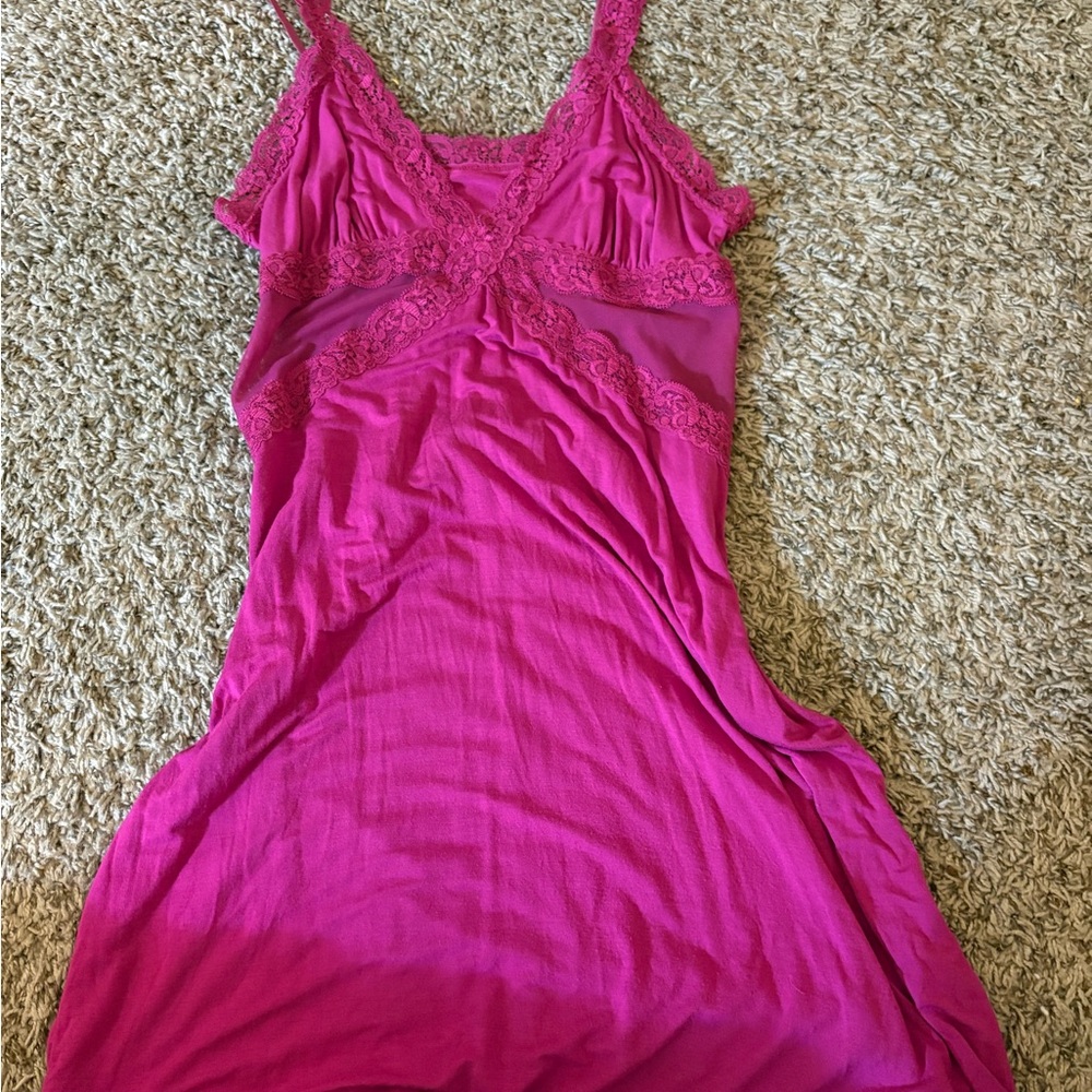 Elegant Pink Lace Chemise